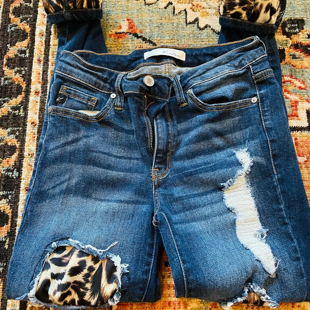 Women’s Distressed Leopard Kancan Jeans Sz 26